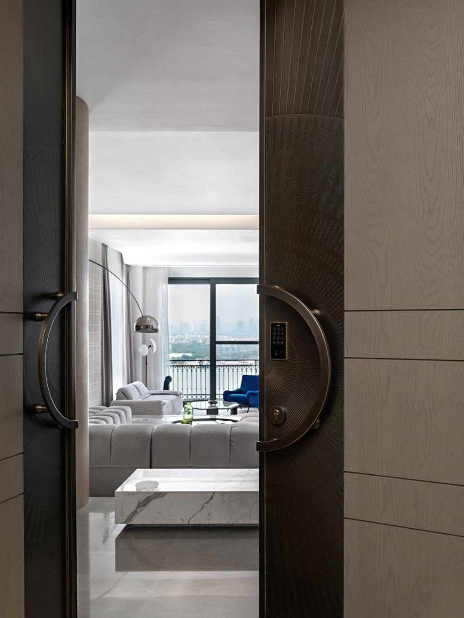 Guangzhou Skyline Penthouse interior design photo 4 by Shengren Buildings
